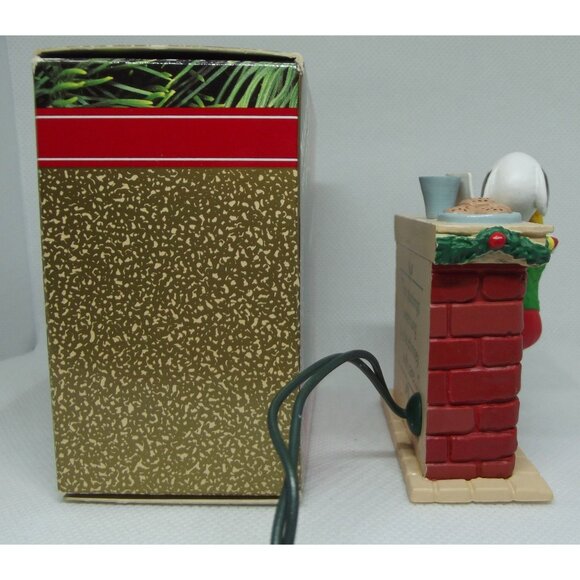 Hallmark Keepsake Ornament 1991 Snoopy Fireplace Magic Flickering Light untested - Picture 7 of 9